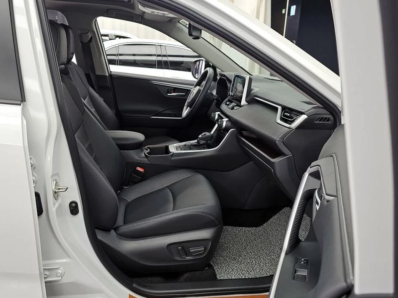 Toyota Rav4 2.5 Limited Hybrid, снимка 11 - Автомобили и джипове - 54251662