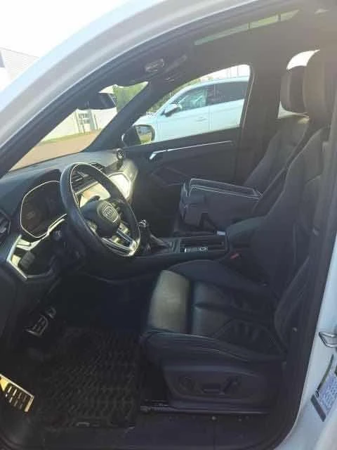 Audi Q3  Progressiv / DISTRONIC / CARFAX / АВТОКРЕДИТ , снимка 5 - Автомобили и джипове - 55612873