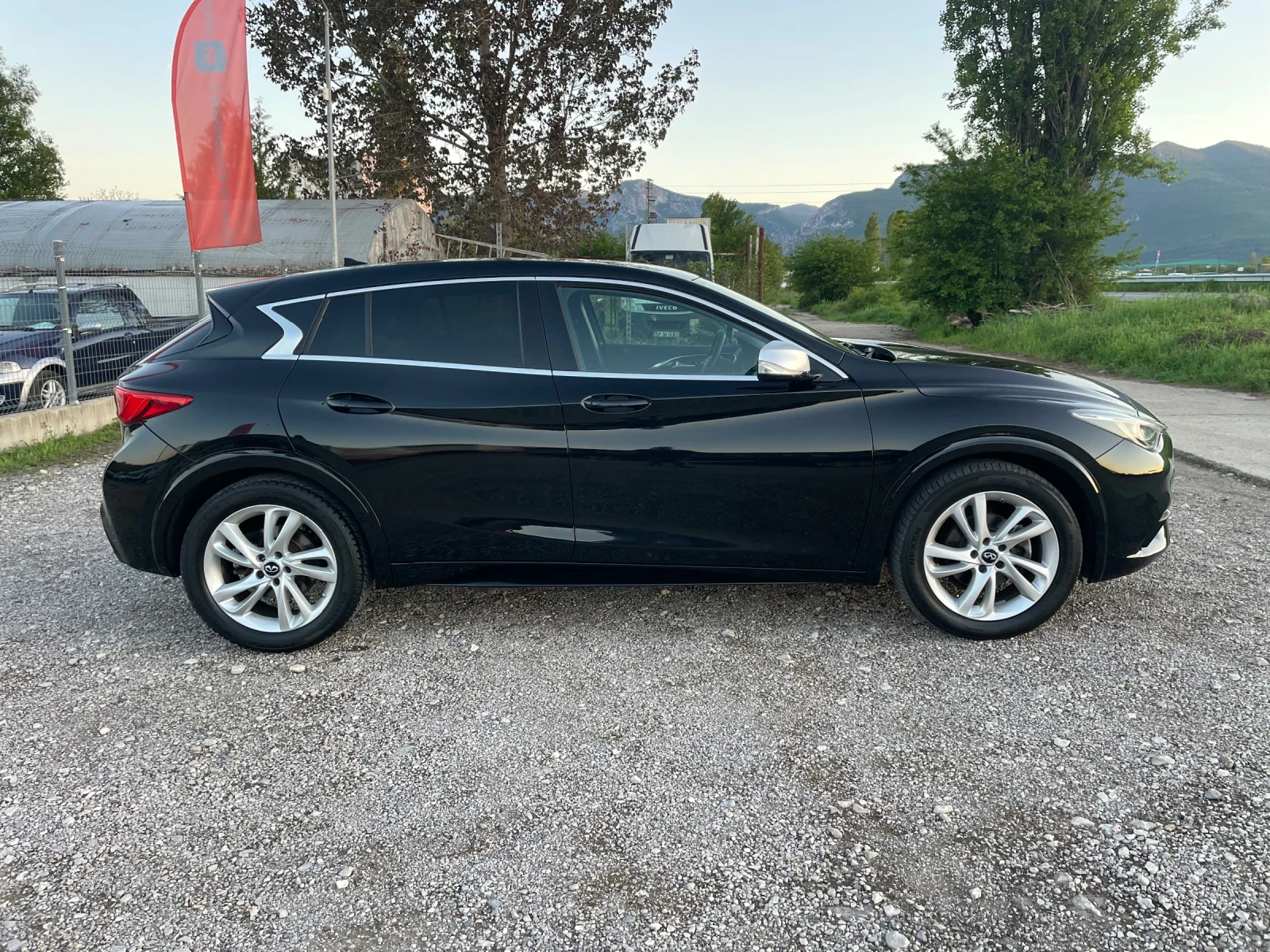 Infiniti Q30 1.5TDI-LUXURY-ITALIA - изображение 4
