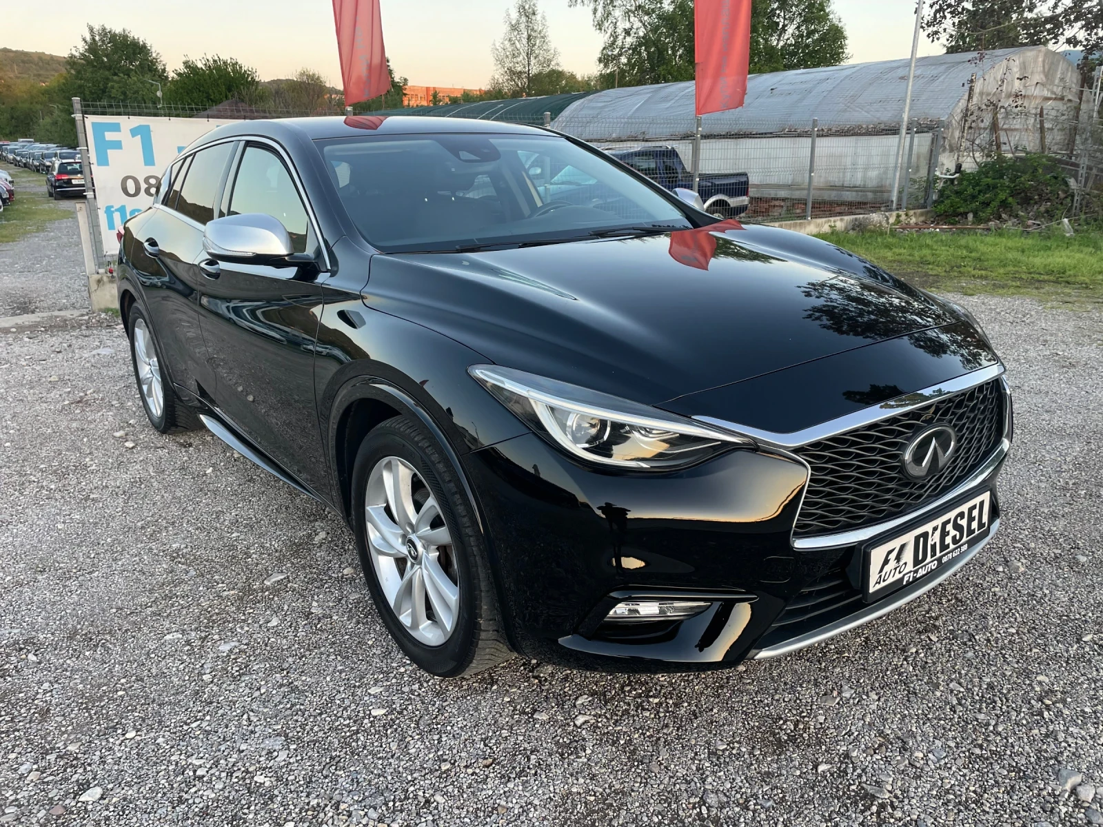 Infiniti Q30 1.5TDI-LUXURY-ITALIA - изображение 3