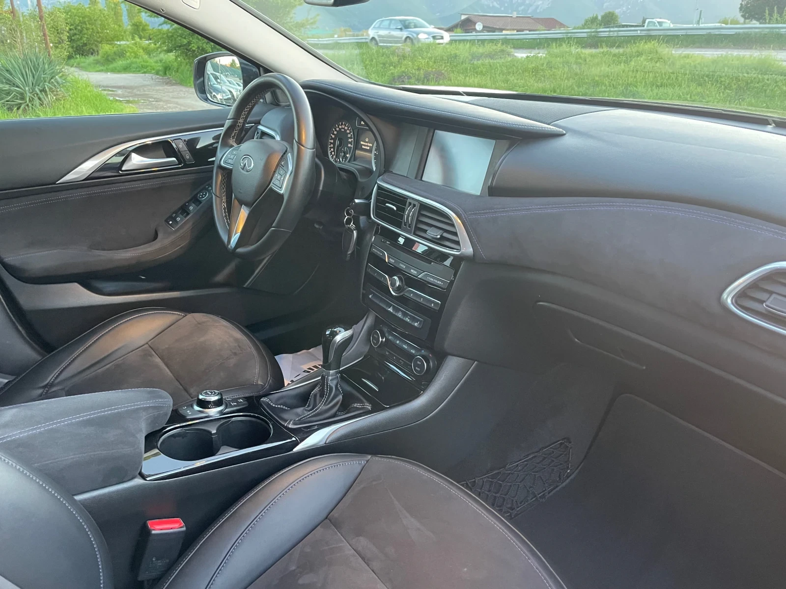 Infiniti Q30 1.5TDI-LUXURY-ITALIA - изображение 5