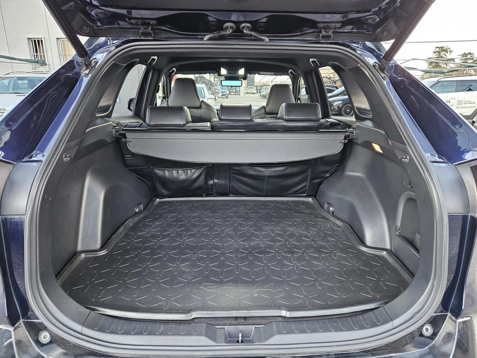 Toyota Rav4 144184км* КАМЕРИ 360* ПОДГРЕВ* КОЖА* CARBON - изображение 8