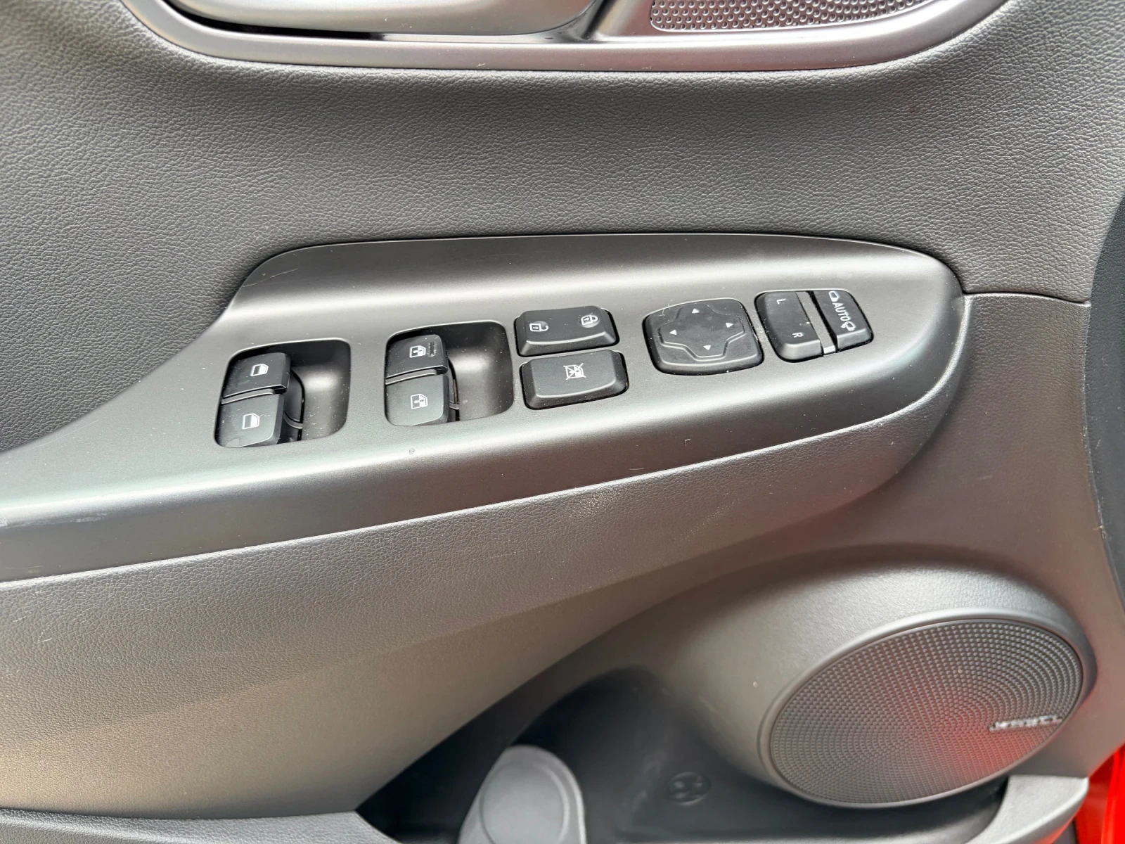 Hyundai Kona 64kw 204 kc PREMIUM FUL FUL FUL!! , снимка 11 - Автомобили и джипове - 54044922