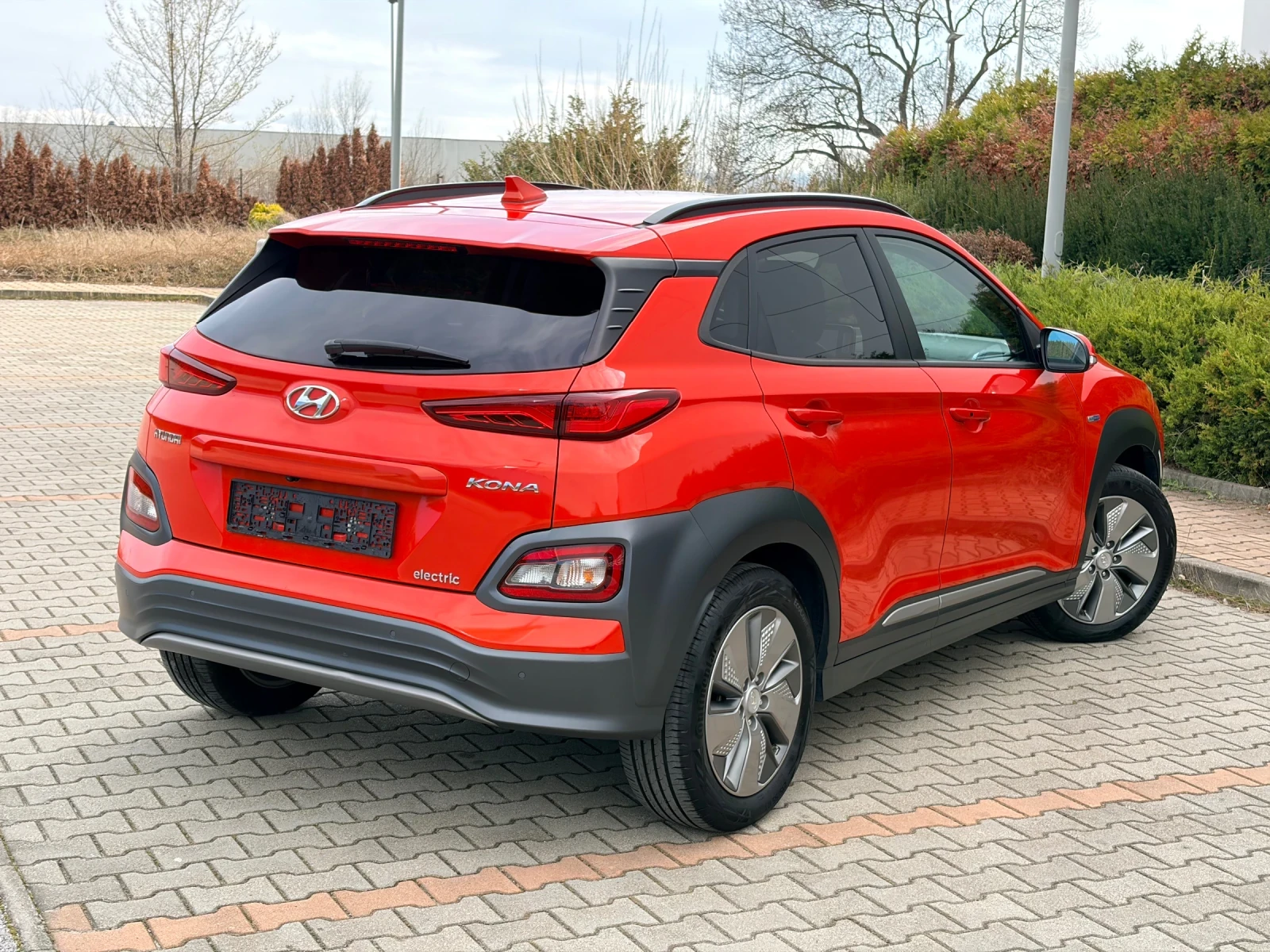 Hyundai Kona 64kw 204 kc PREMIUM FUL FUL FUL!! , снимка 4 - Автомобили и джипове - 54044922