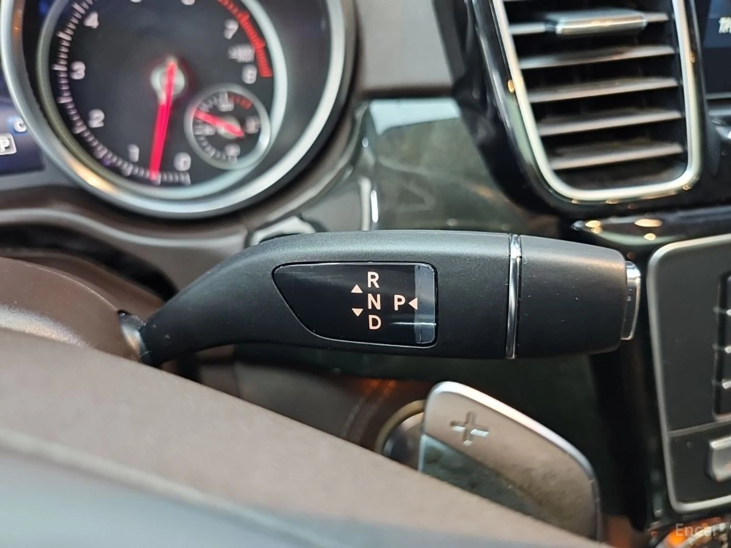 Mercedes-Benz GLS 500 4MATIC* КОЖА* ПОДГРЕВ* ОБДУХВ* BURMASTER* PANO* 36, снимка 9 - Автомобили и джипове - 55421468