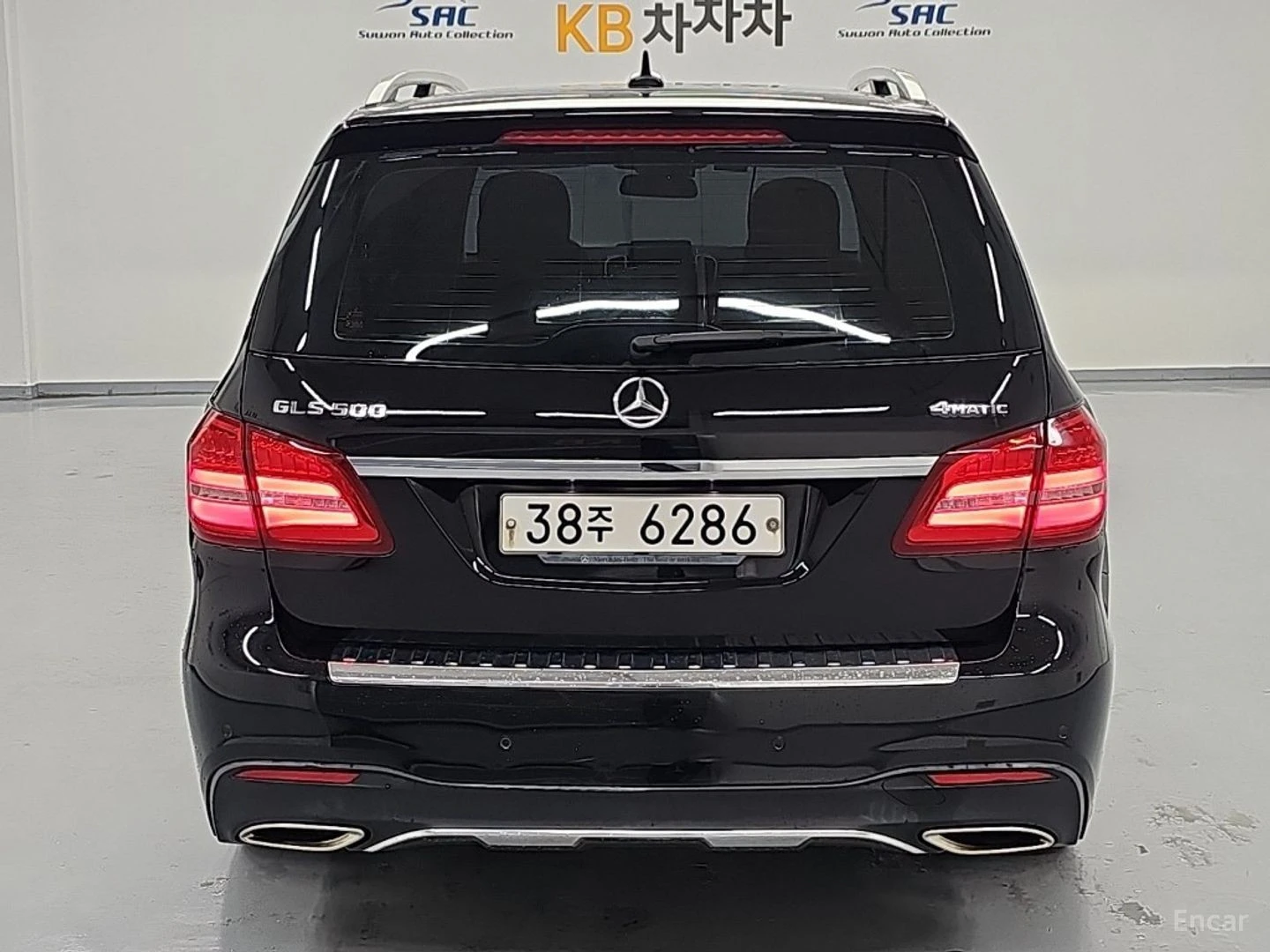 Mercedes-Benz GLS 500 4MATIC* КОЖА* ПОДГРЕВ* ОБДУХВ* BURMASTER* PANO* 36, снимка 4 - Автомобили и джипове - 55421468
