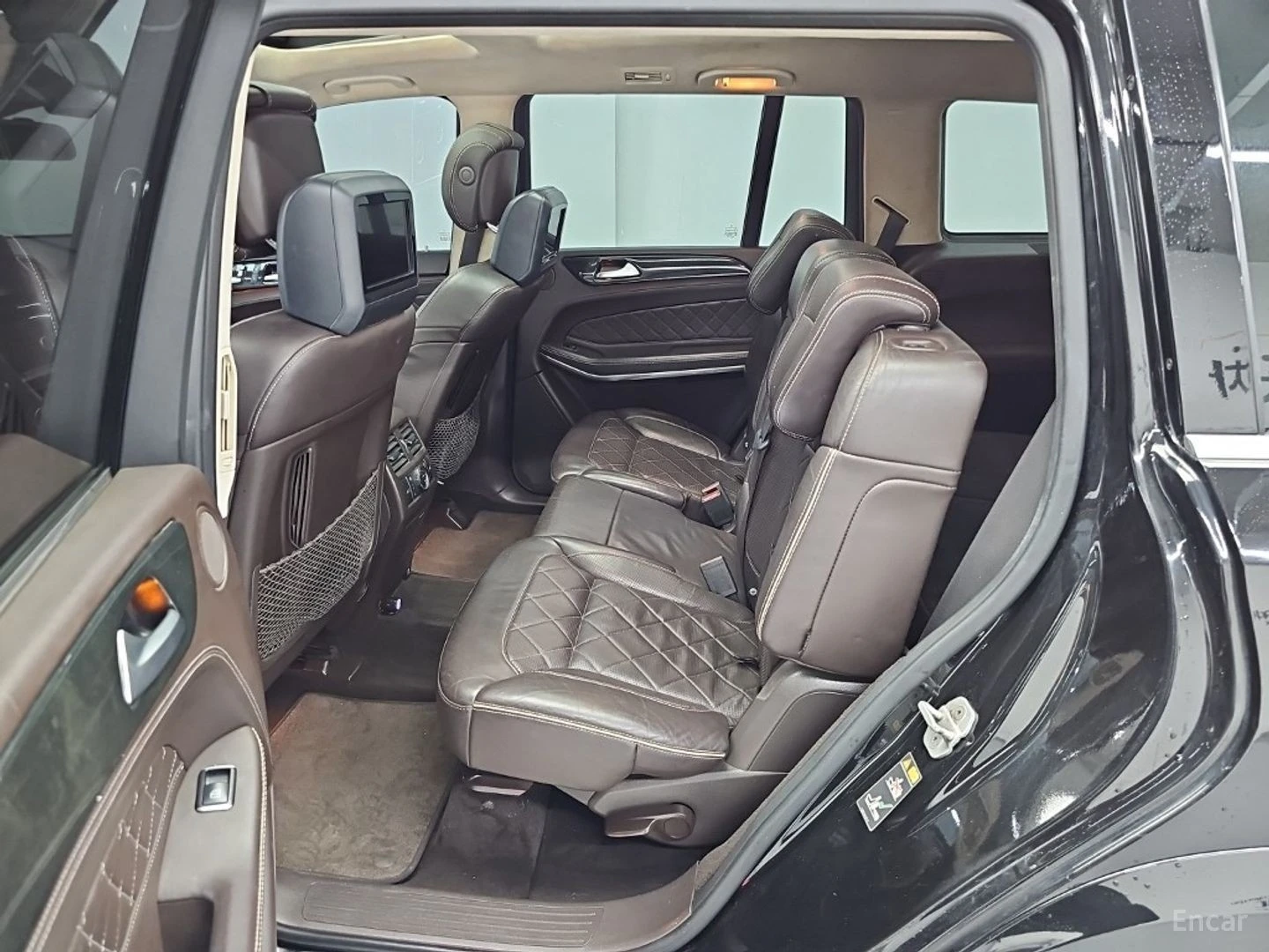 Mercedes-Benz GLS 500 4MATIC* КОЖА* ПОДГРЕВ* ОБДУХВ* BURMASTER* PANO* 36, снимка 12 - Автомобили и джипове - 55421468