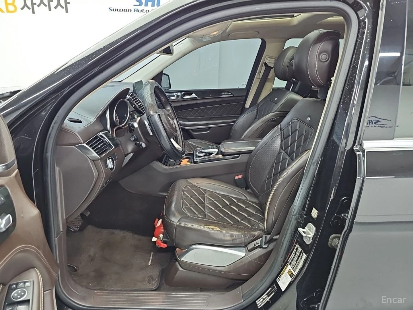 Mercedes-Benz GLS 500 4MATIC* КОЖА* ПОДГРЕВ* ОБДУХВ* BURMASTER* PANO* 36, снимка 11 - Автомобили и джипове - 55421468
