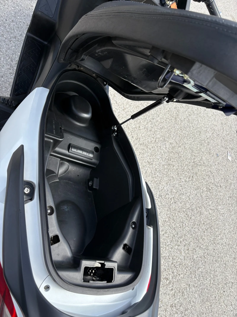 Kymco Downtown 300i, снимка 10 - Мотоциклети и мототехника - 51712508