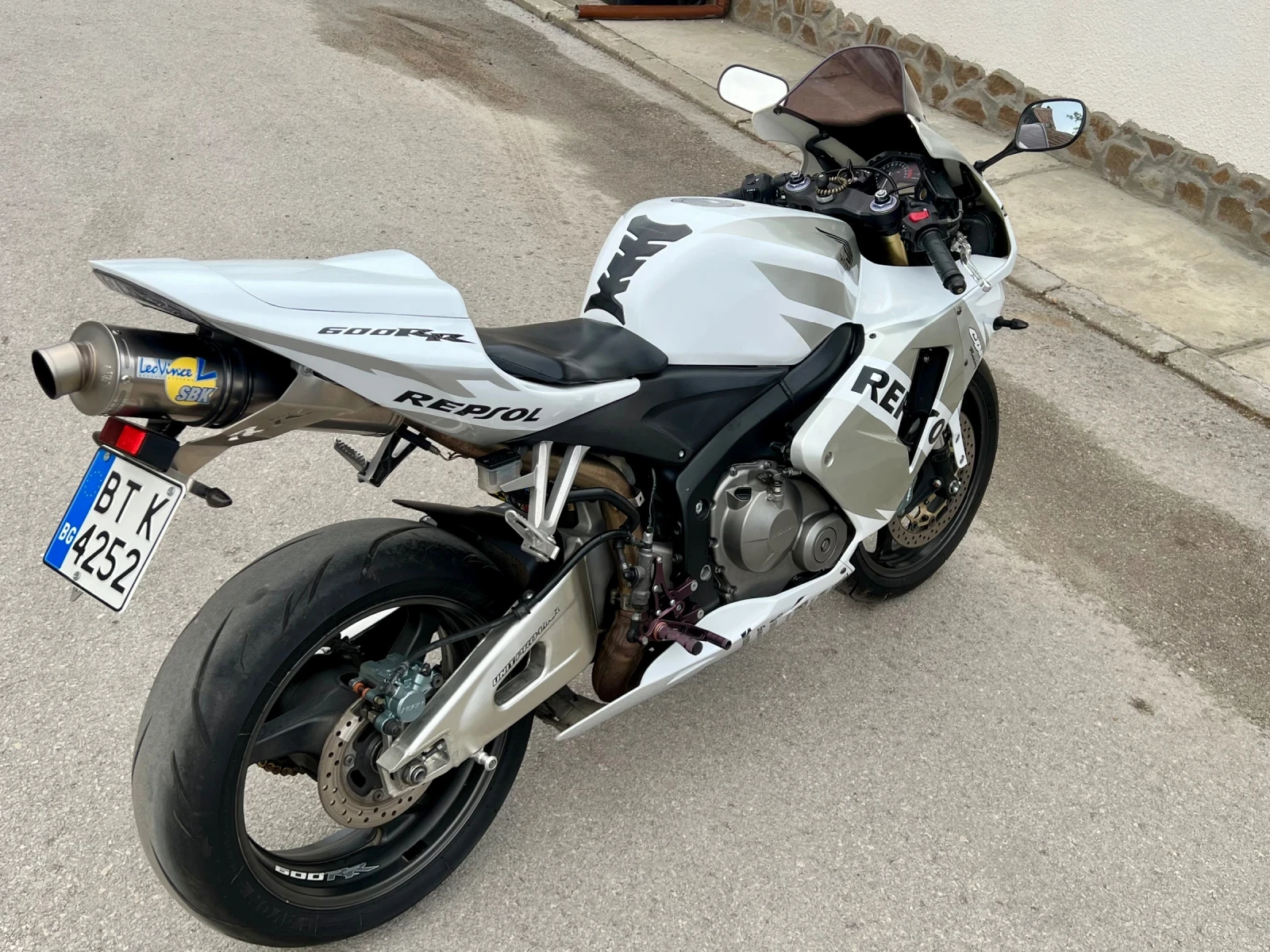 Honda Cbr 600 RR White Silver Repsol, снимка 3 - Мотоциклети и мототехника - 54729999