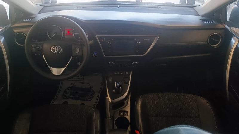 Toyota Auris 1.8 HYBRID 99к.с, снимка 11 - Автомобили и джипове - 46992849