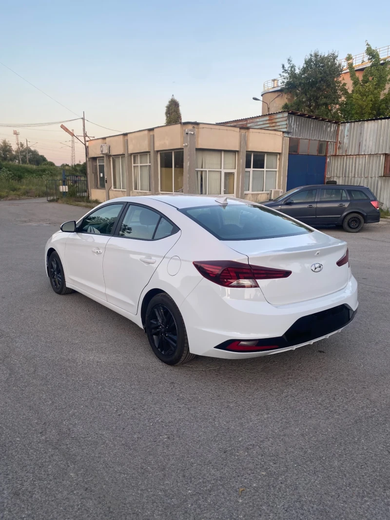 Hyundai Elantra 2.0 DOHC, снимка 5 - Автомобили и джипове - 50647871
