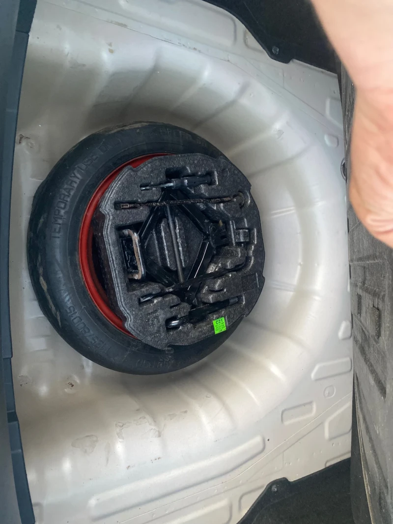 Hyundai Elantra 2.0 DOHC, снимка 14 - Автомобили и джипове - 50647871