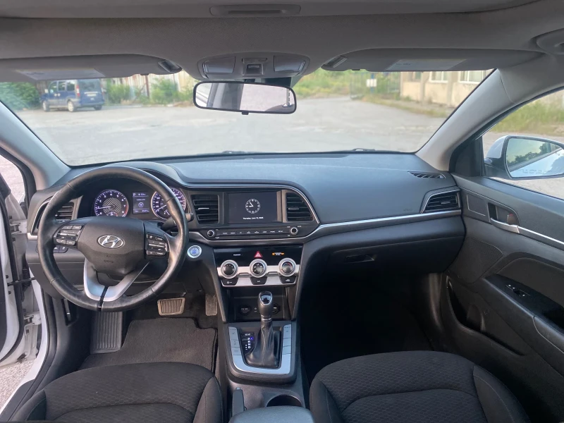 Hyundai Elantra 2.0 DOHC, снимка 9 - Автомобили и джипове - 50647871