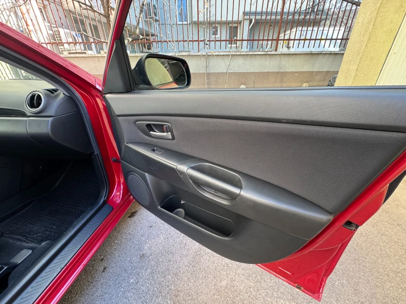 Mazda 3 1.4i 84 к.с. , снимка 8 - Автомобили и джипове - 52488332