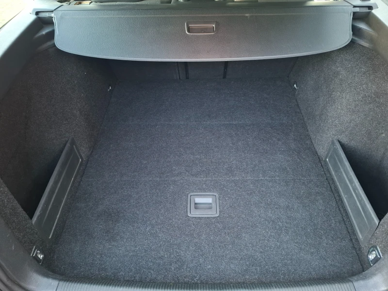VW Passat 1.8i-АВТОМАТИК, снимка 12 - Автомобили и джипове - 52203772