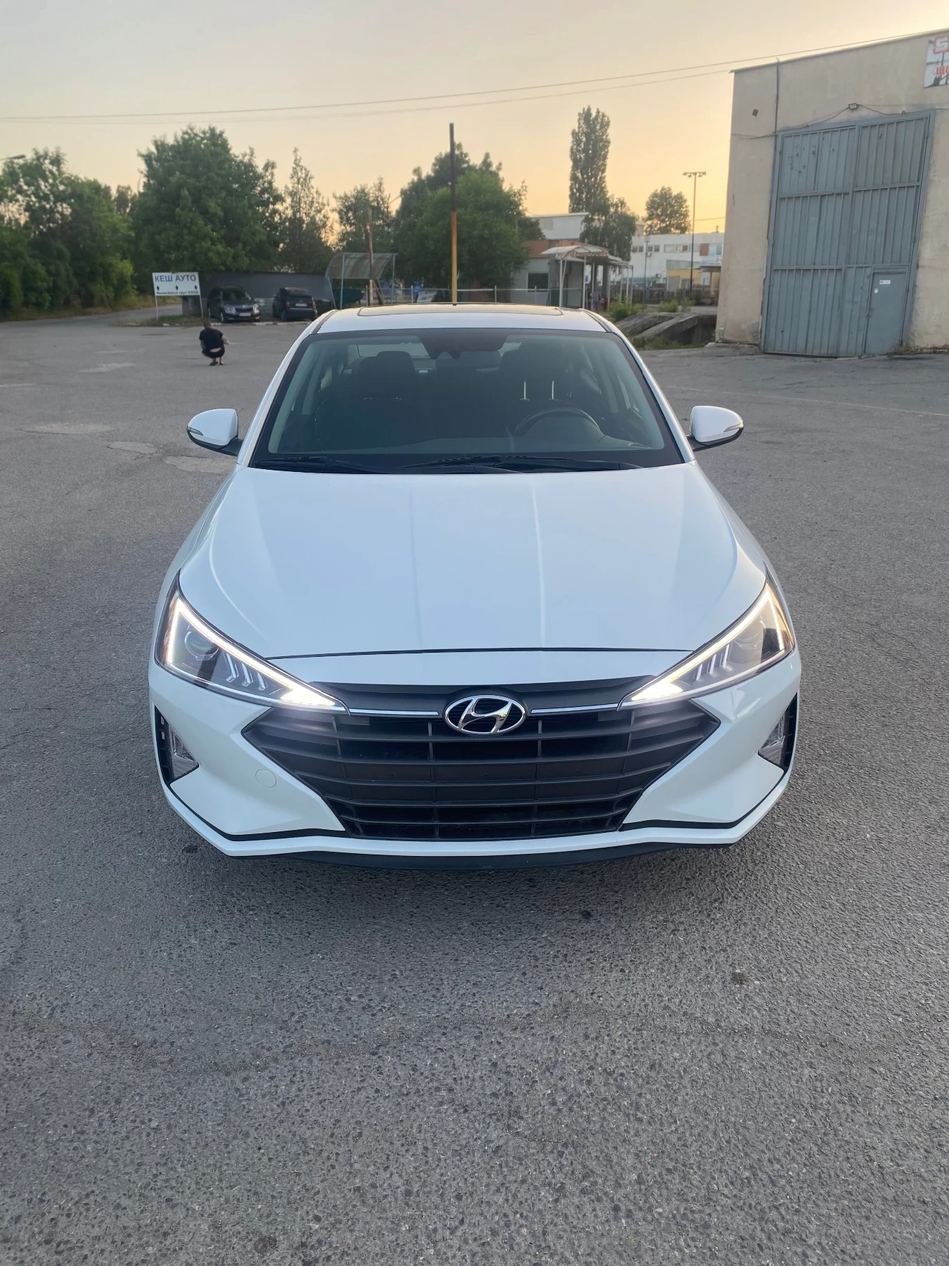 Hyundai Elantra 2.0 DOHC, снимка 1