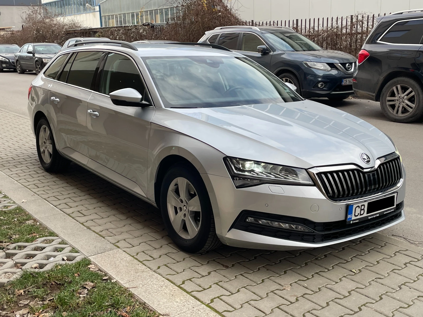 Skoda Superb 2.0TDI DSG7 Facelift  - изображение 2