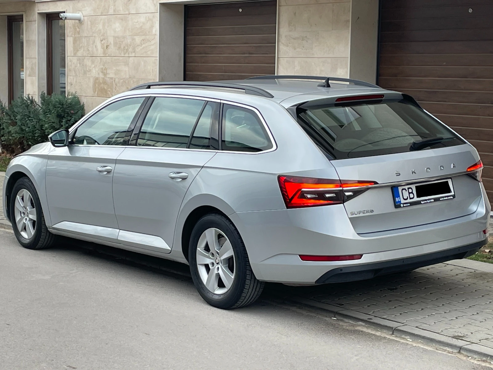 Skoda Superb 2.0TDI DSG7 Facelift  - изображение 4