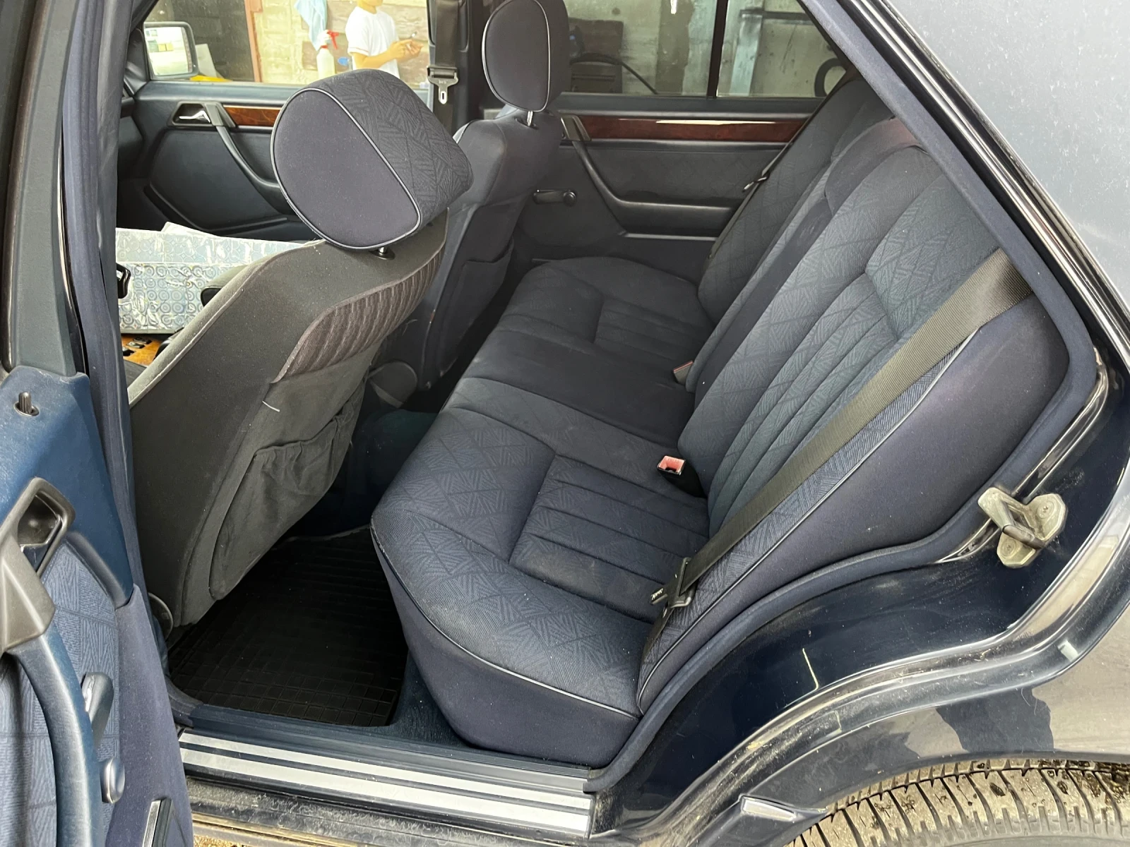 Mercedes-Benz 124 E250 Diesel - изображение 9