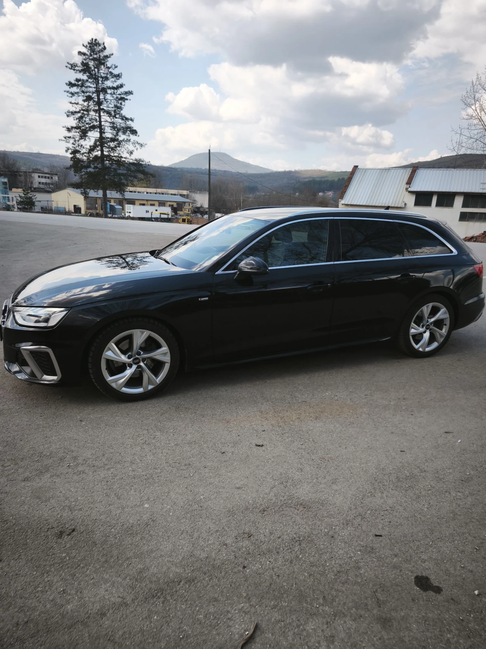 Audi A4 35TDI 3xS Line MATRIX Mild Hybrid, снимка 13 - Автомобили и джипове - 53572553