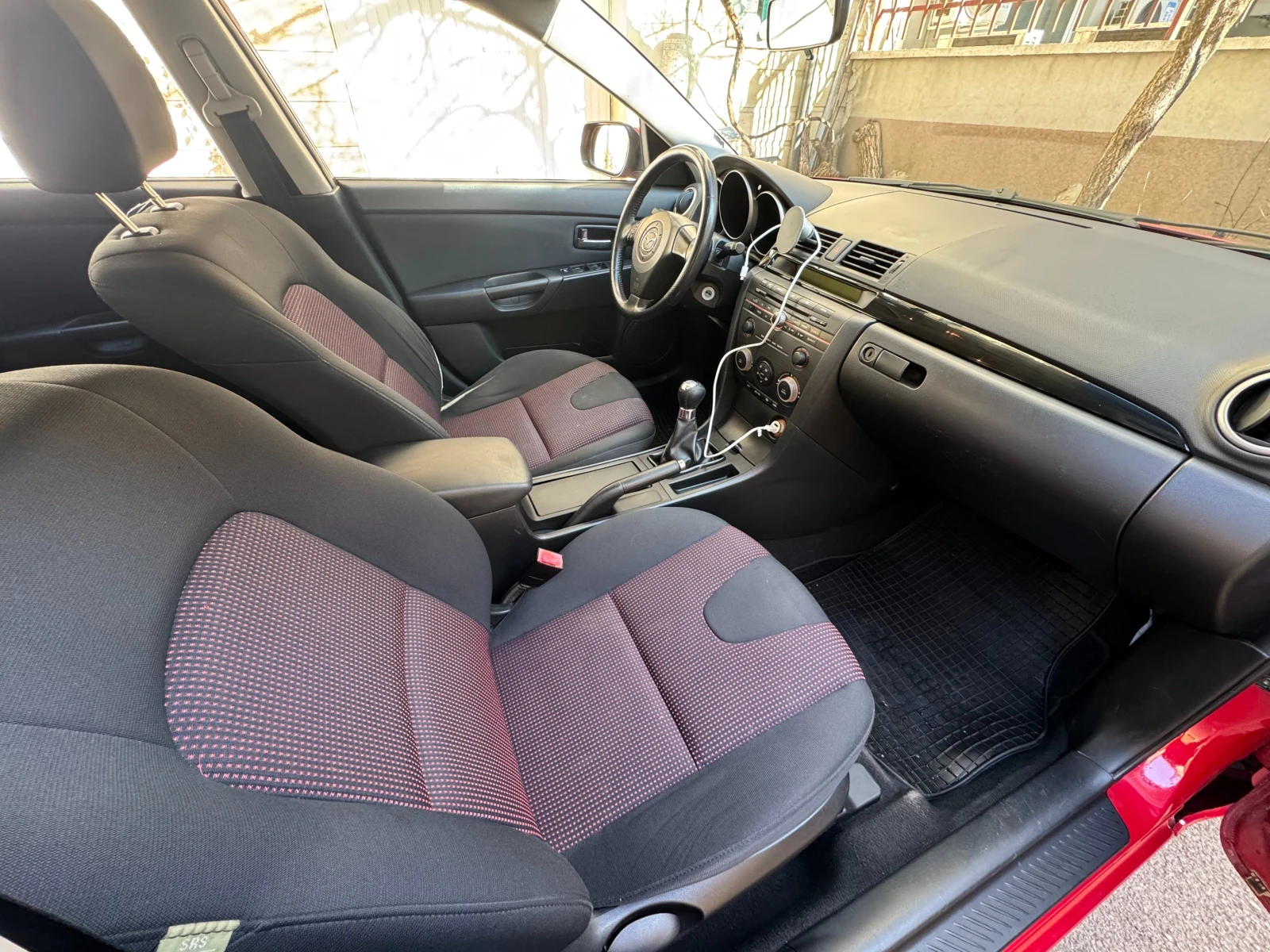 Mazda 3 1.4i 84 к.с.  - изображение 7