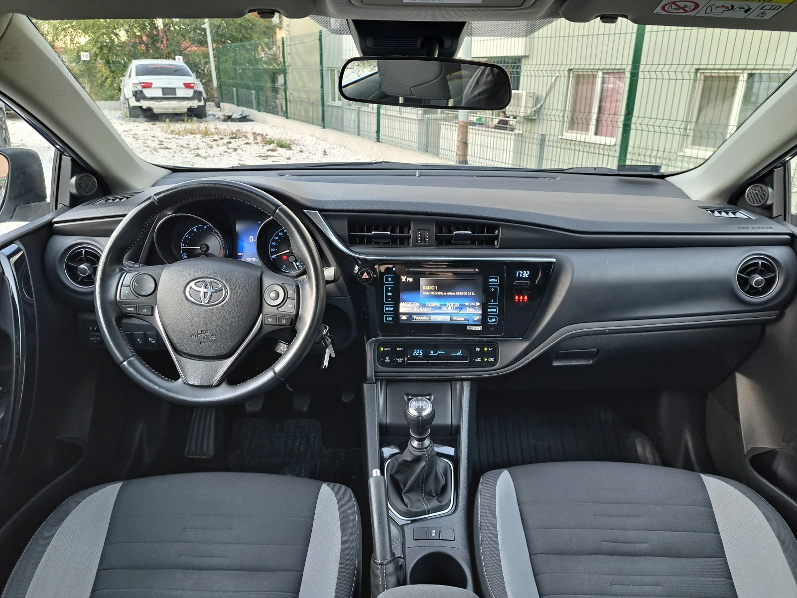 Toyota Auris 1.6 Valvematic Classic Touring - изображение 10