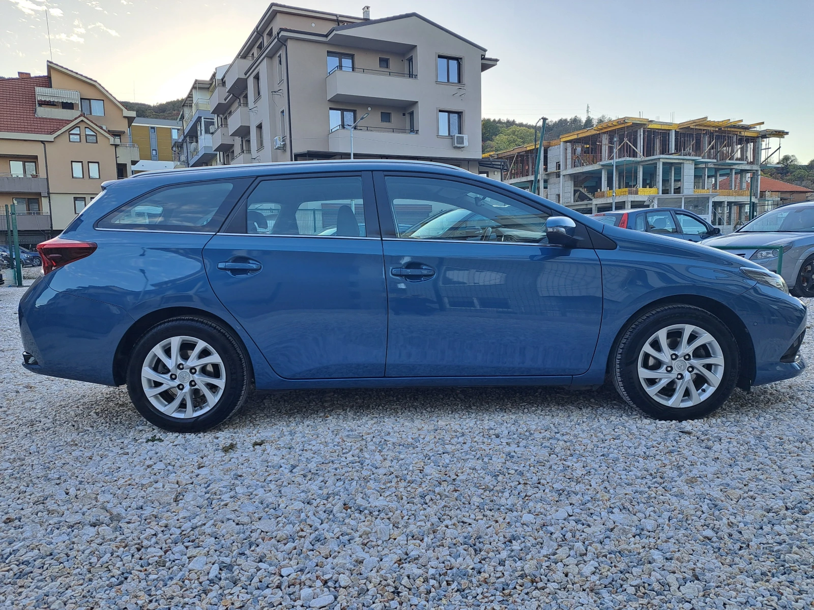 Toyota Auris 1.6 Valvematic Classic Touring - изображение 5