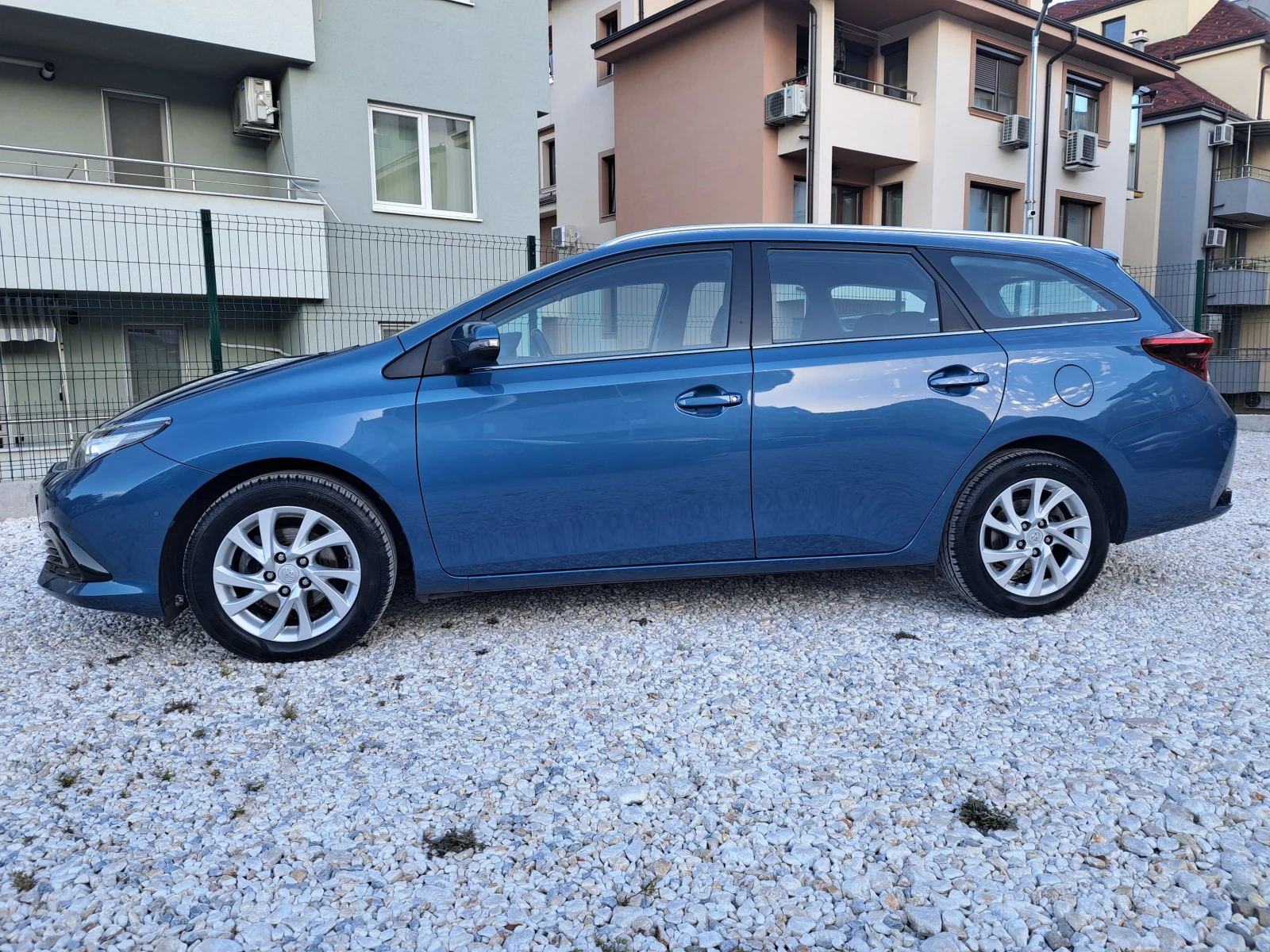 Toyota Auris 1.6 Valvematic Classic Touring - изображение 9