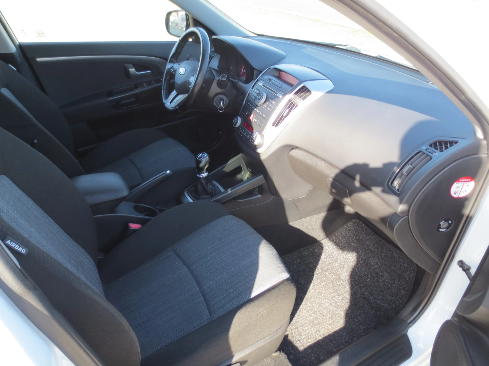 Kia Ceed 1.4 i * ГАЗ*  | Mobile.bg — изображение 14