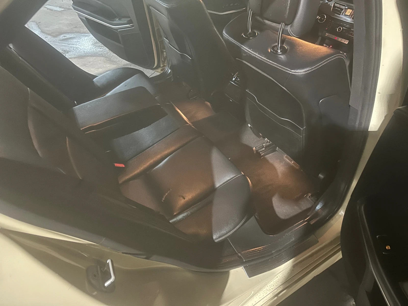 Mercedes-Benz E 200  - изображение 8