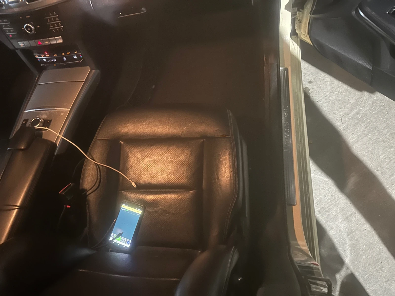 Mercedes-Benz E 200  - изображение 9