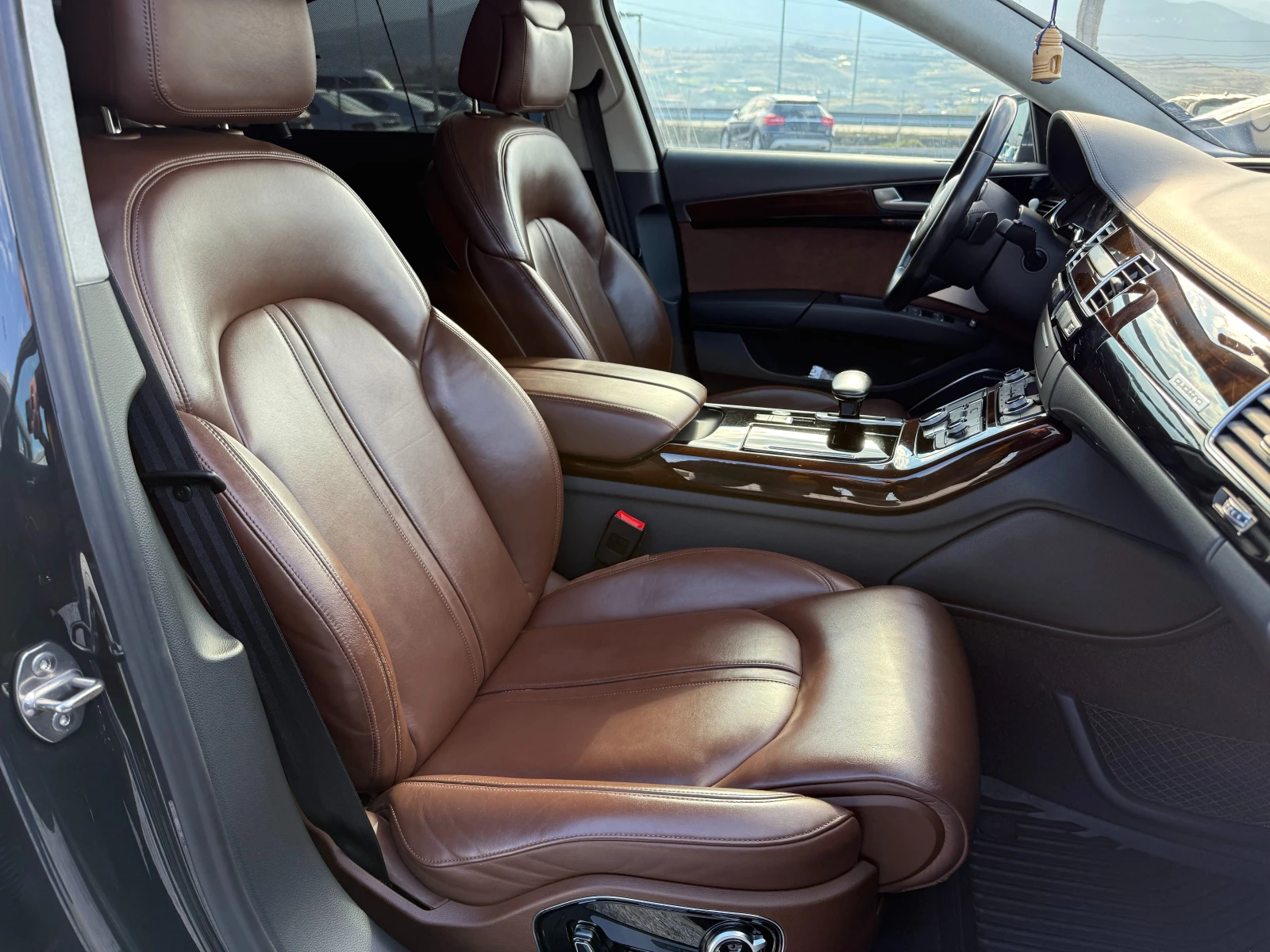 Audi A8 S Line Отлично състояние - изображение 10