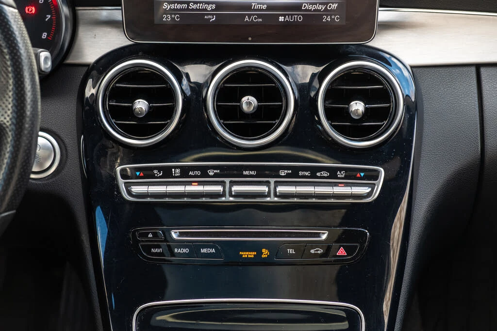 Mercedes-Benz C 300 4MATIC * CARFAX * АвтоКредит* (ЦЕНА ДО БГ), снимка 15 - Автомобили и джипове - 53713925