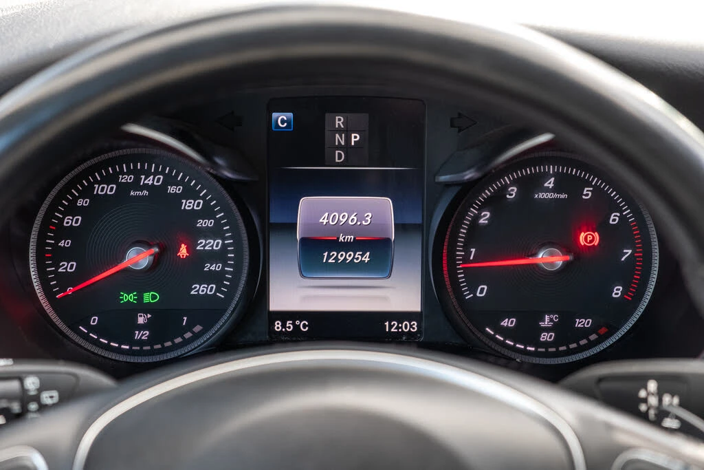 Mercedes-Benz C 300 4MATIC * CARFAX * АвтоКредит* (ЦЕНА ДО БГ), снимка 12 - Автомобили и джипове - 53713925