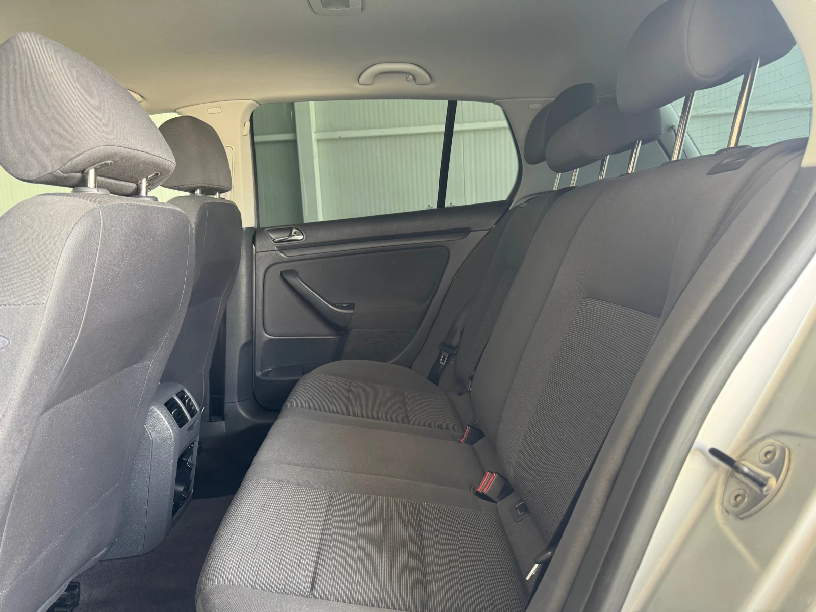 VW Golf 1.6-102к.с.-NAVIGACIA, снимка 13 - Автомобили и джипове - 53878681