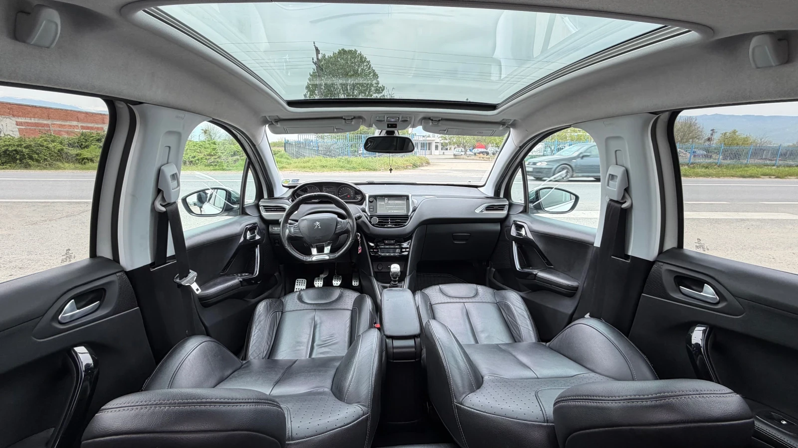 Peugeot 208 1.6HDI FULL JBL, снимка 12 - Автомобили и джипове - 54224516