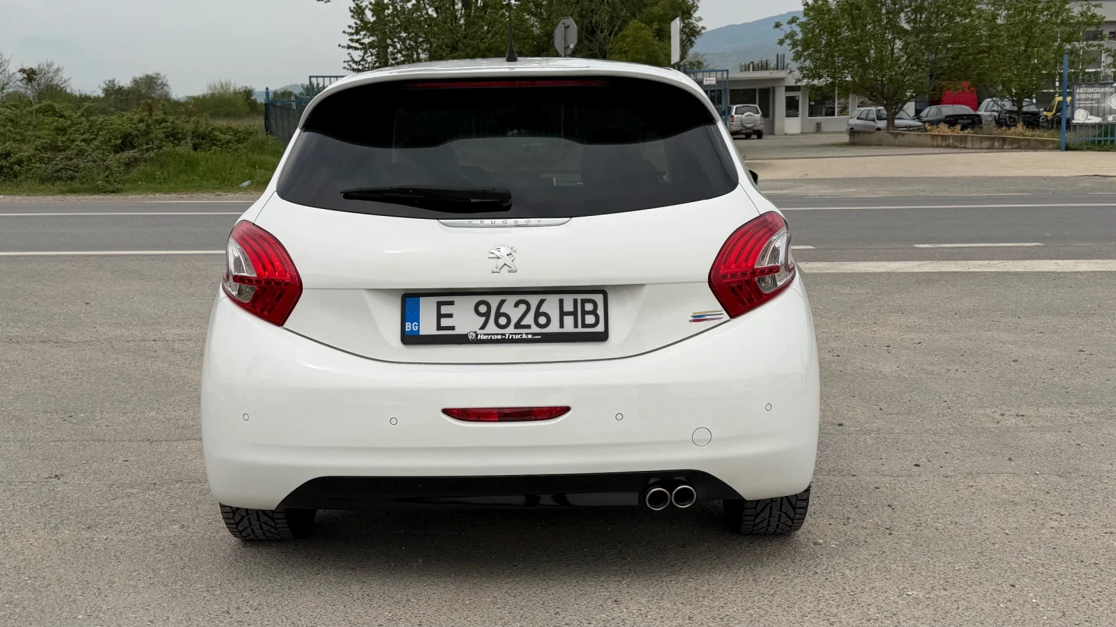 Peugeot 208 1.6HDI FULL JBL, снимка 5 - Автомобили и джипове - 54224516