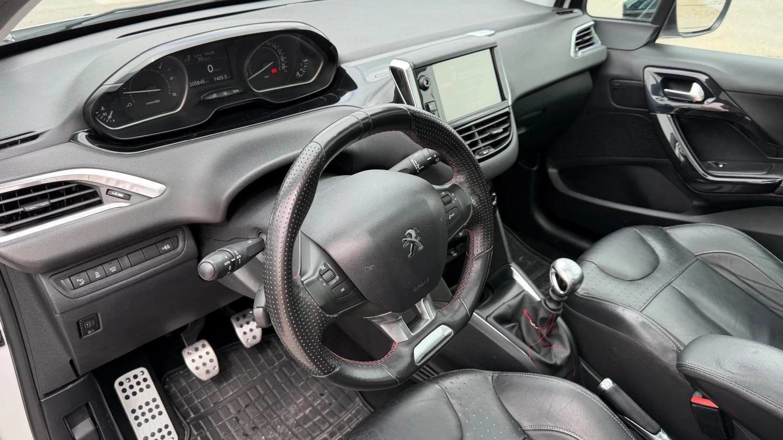 Peugeot 208 1.6HDI FULL JBL, снимка 13 - Автомобили и джипове - 54224516