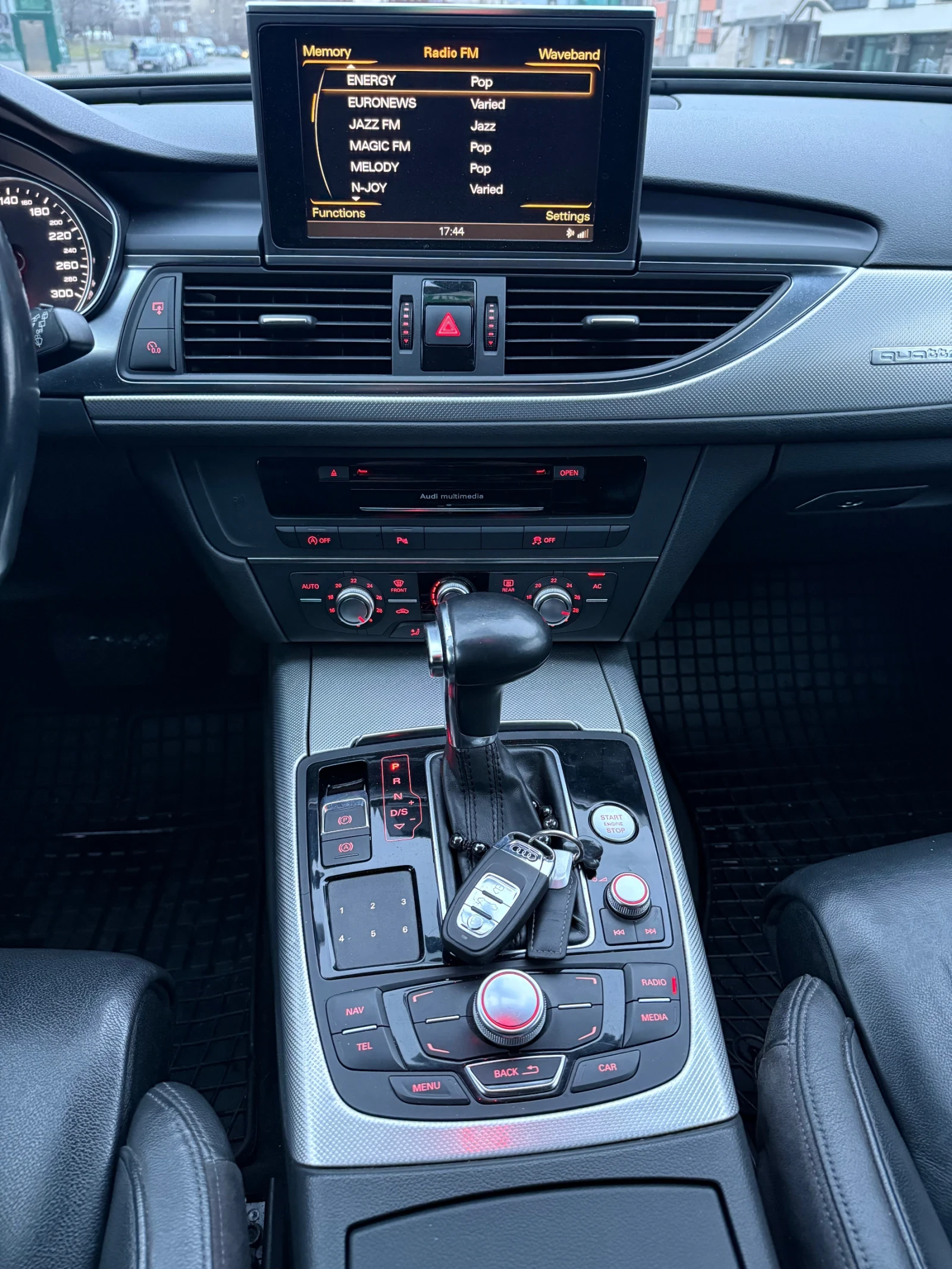 Audi A6 3.0 tdi FULL LED, снимка 15 - Автомобили и джипове - 54556624