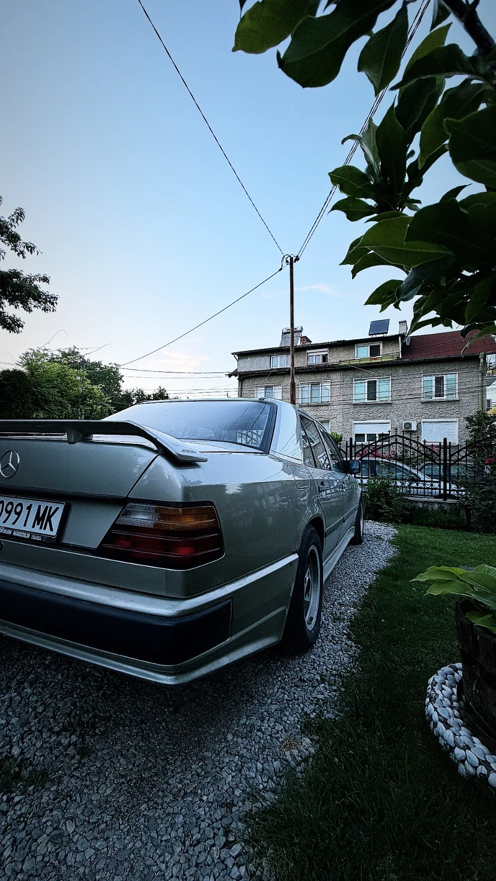 Mercedes-Benz 124 230Е, снимка 13 - Автомобили и джипове - 54839940