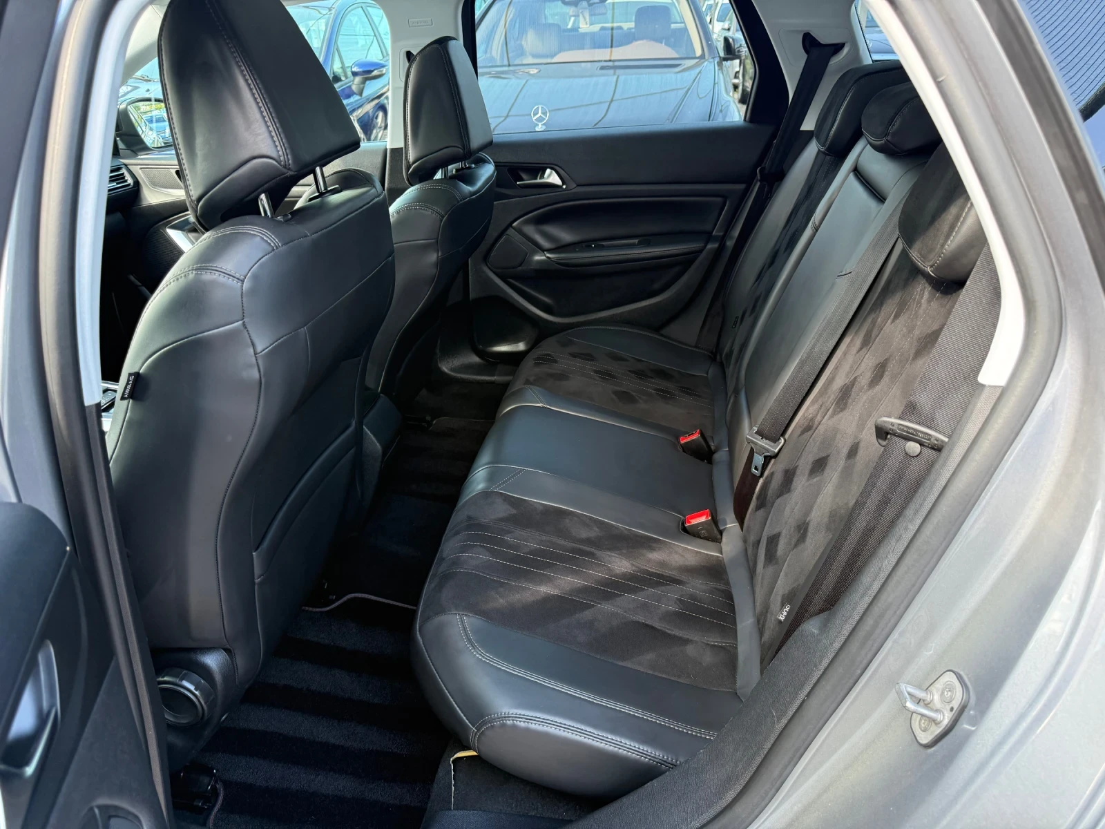 Peugeot 308 2.0HDI 150HP AUTOMATIC!!!, снимка 8 - Автомобили и джипове - 54864109