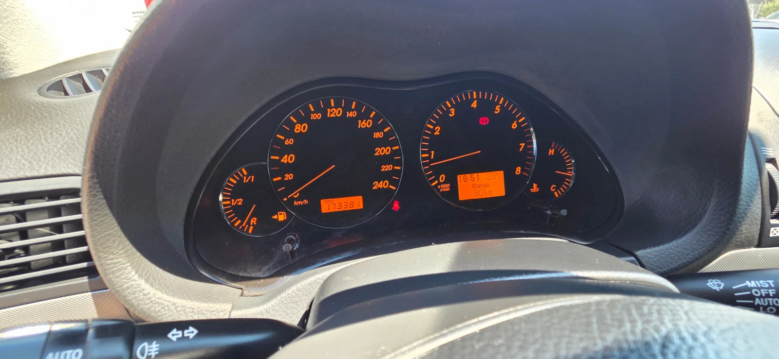 Toyota Avensis 1.8 VVTI -173000KM!!!!, снимка 8 - Автомобили и джипове - 54868327