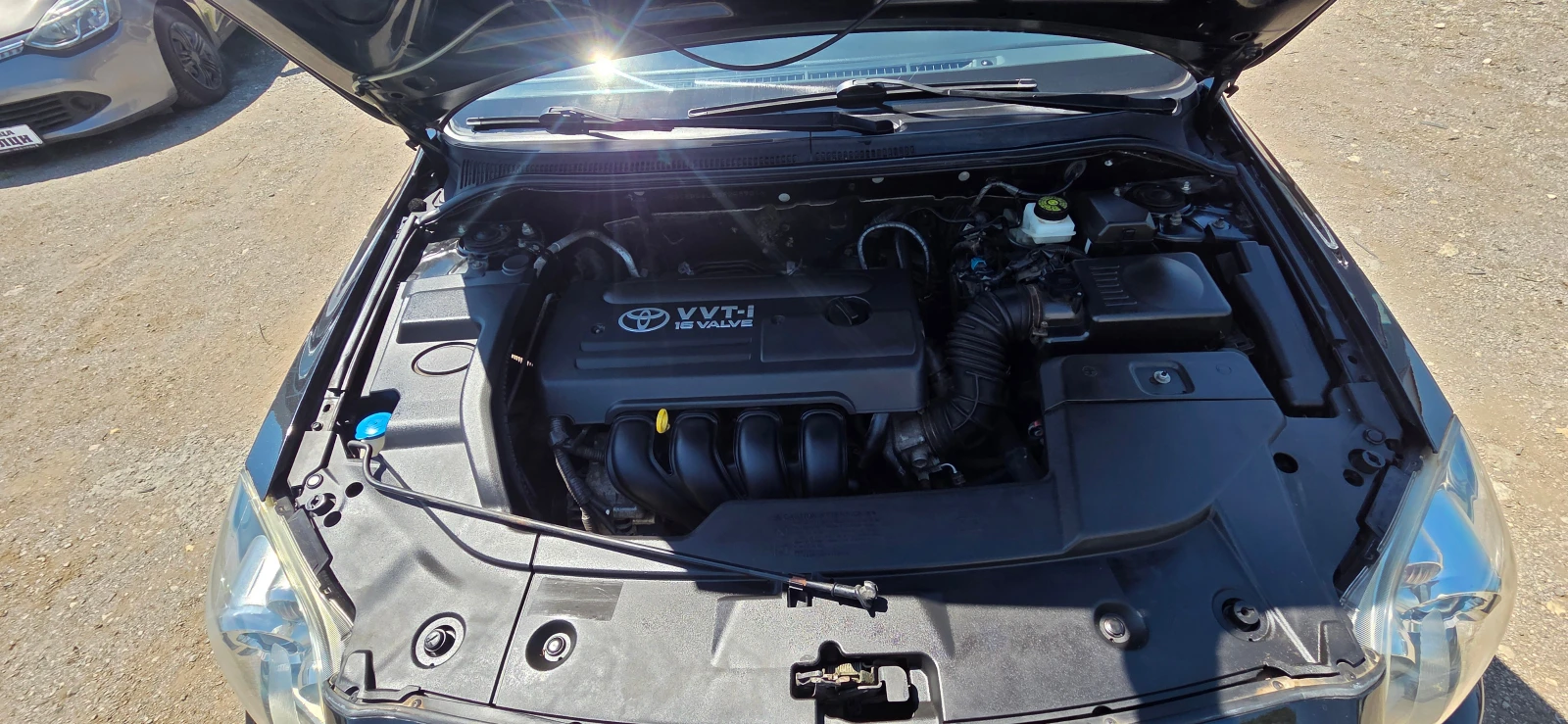 Toyota Avensis 1.8 VVTI -173000KM!!!!, снимка 11 - Автомобили и джипове - 54868327