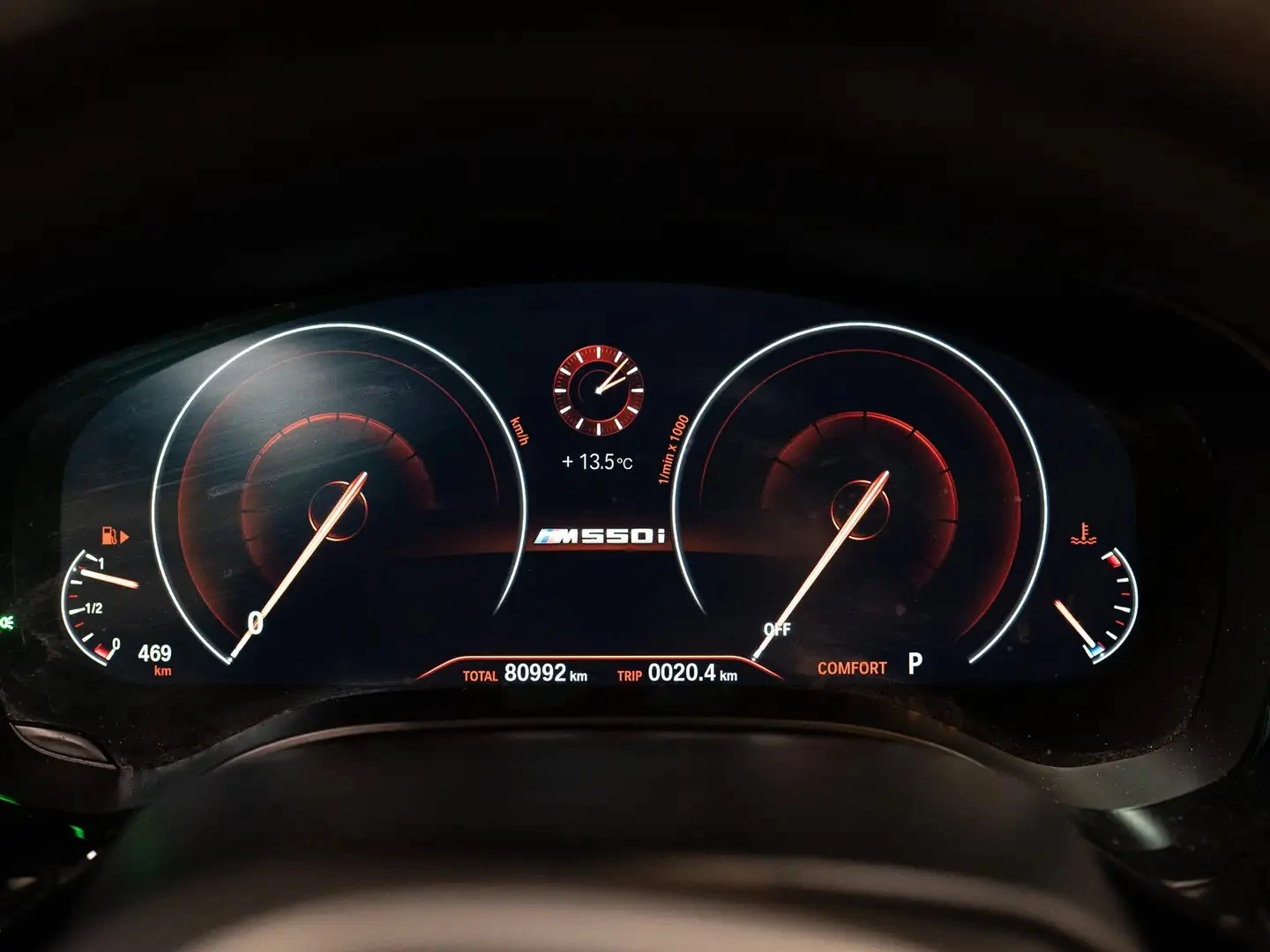 BMW 550 M550i * AвтоКредит * (ЦЕНА ДО БГ), снимка 7 - Автомобили и джипове - 54897087