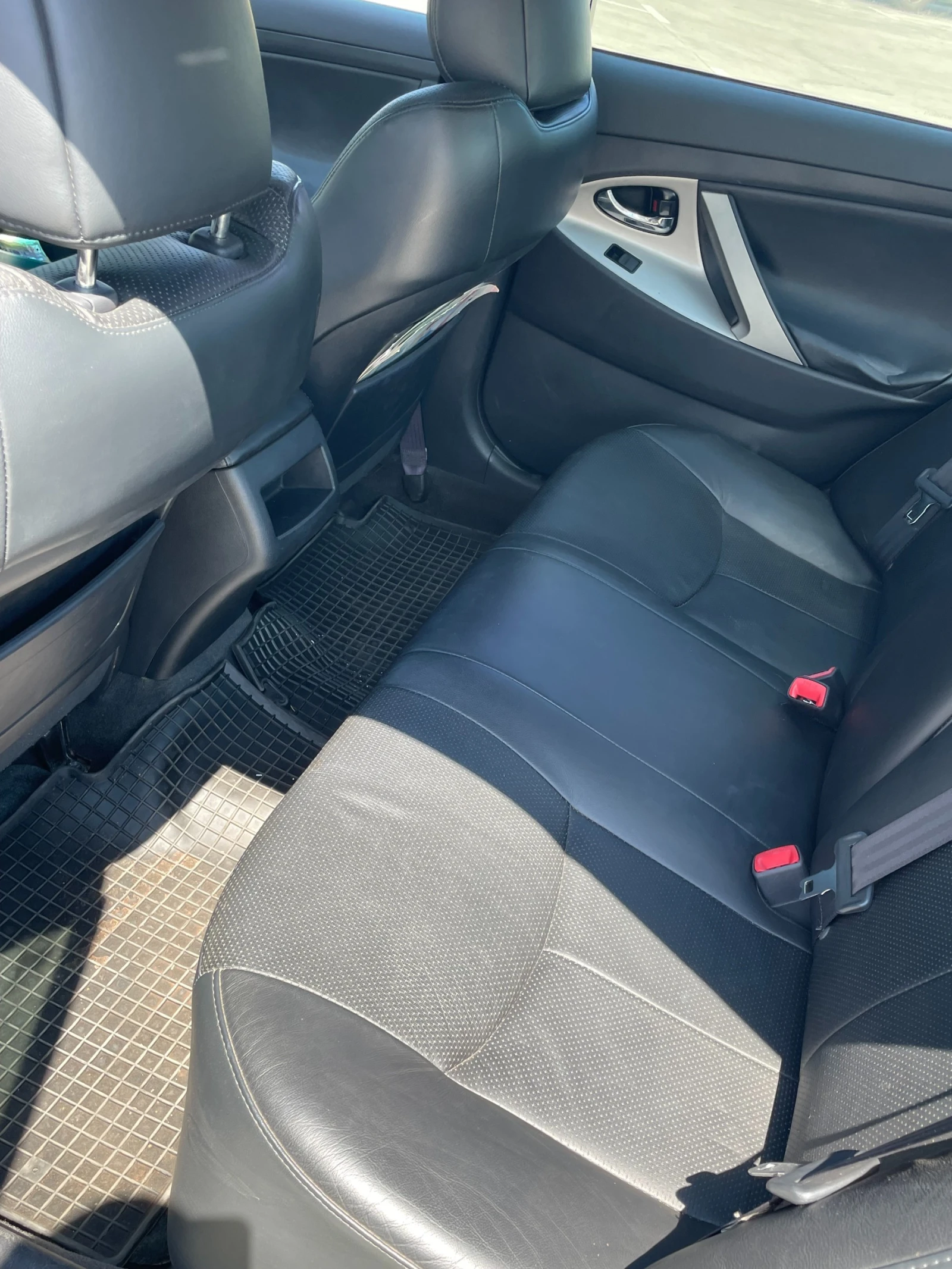 Toyota Camry SE 74000КМ, снимка 12 - Автомобили и джипове - 55090228