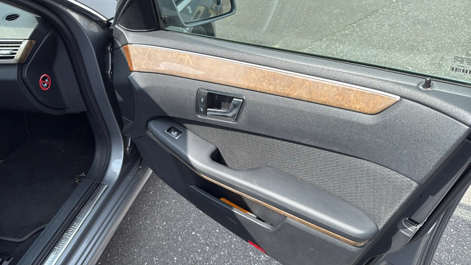 Mercedes-Benz E 220, снимка 14 - Автомобили и джипове - 55106032