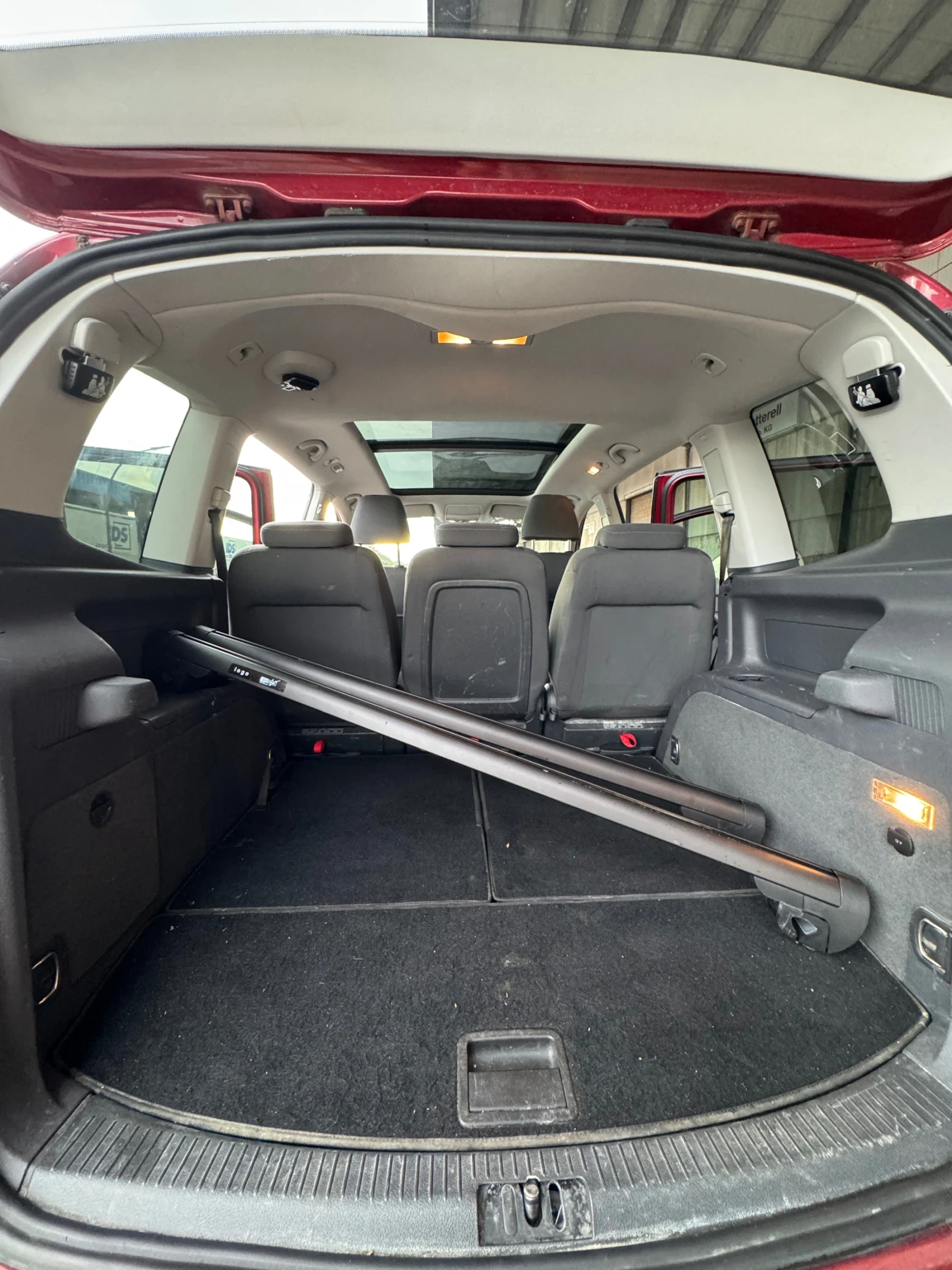 VW Touran, снимка 15 - Автомобили и джипове - 55271796