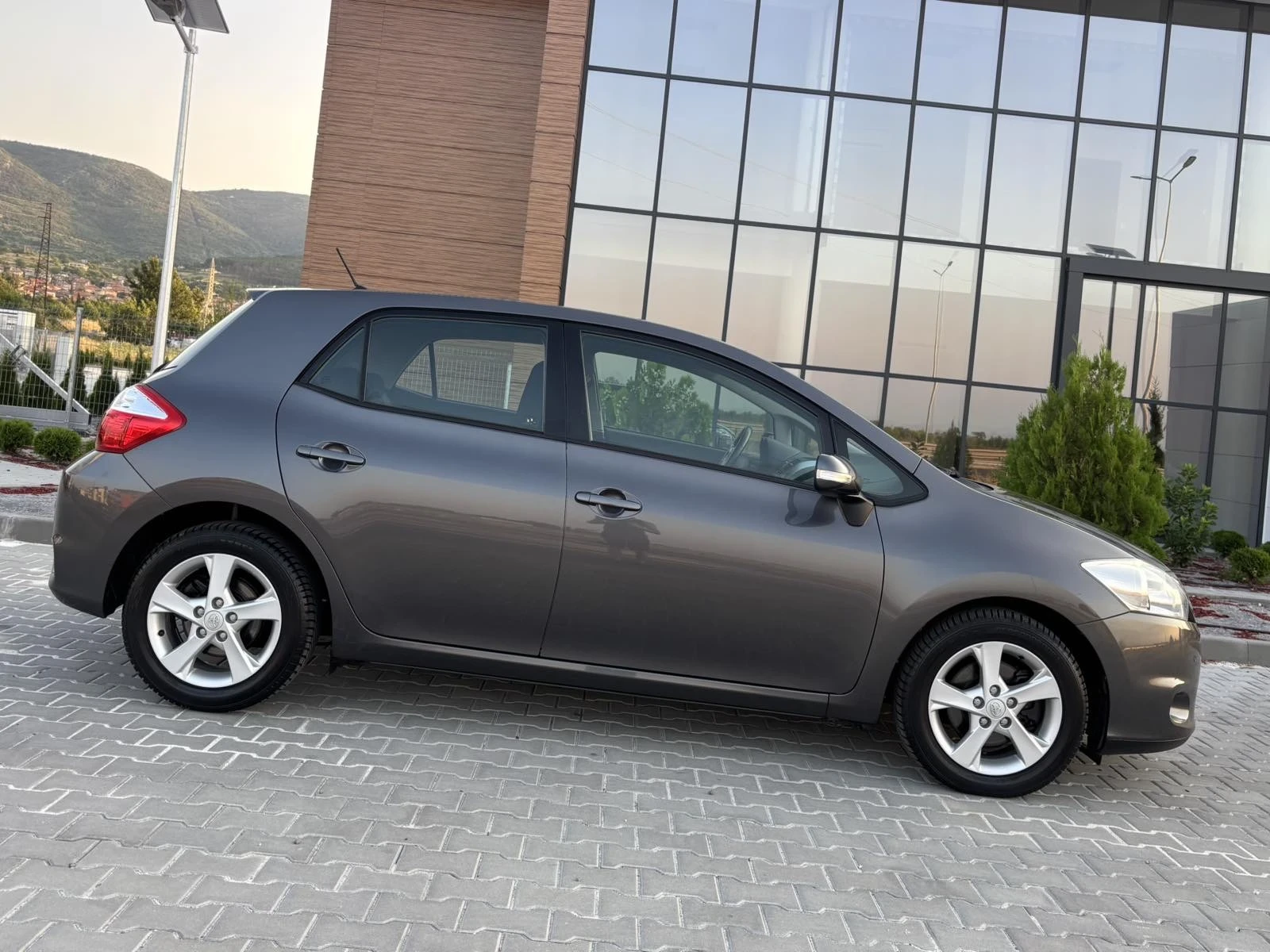 Toyota Auris 2.0D4d/126ks/Навигация/Камера/Евро5/Германия, снимка 4 - Автомобили и джипове - 55467274