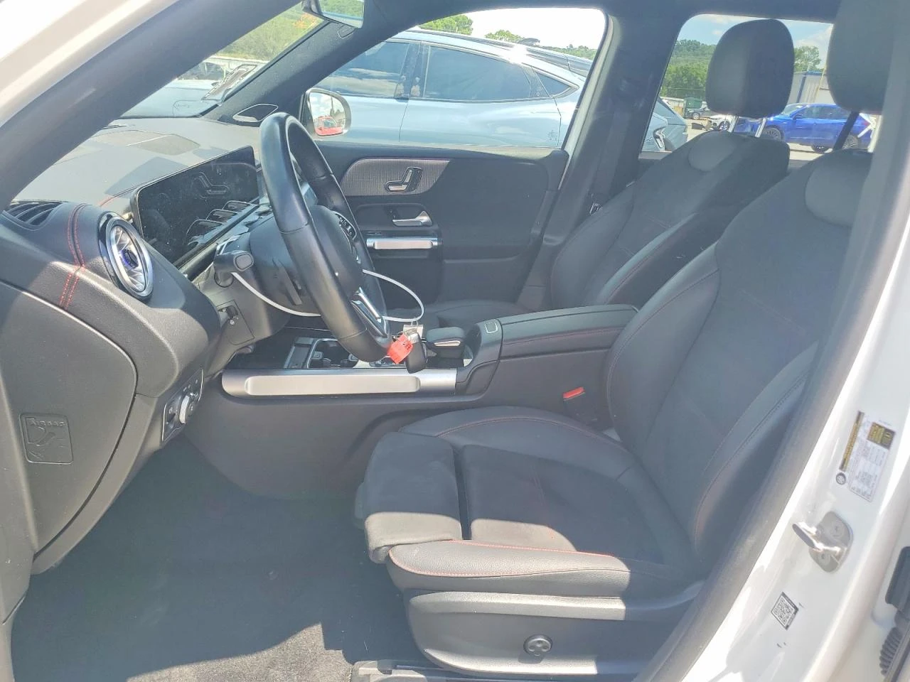 Mercedes-Benz EQB 300* 4MATIC* AMG-LINE* ПОДГРЕВ* 360* , снимка 8 - Автомобили и джипове - 55529787
